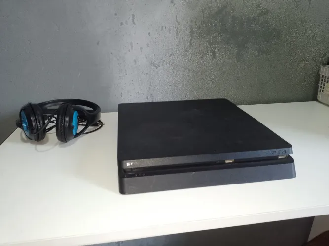 Vendo PS4 SLIM