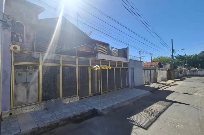 Casa a Venda com 4 dormitórios e Suíte no Conjunto Celso Machado REF: 22586