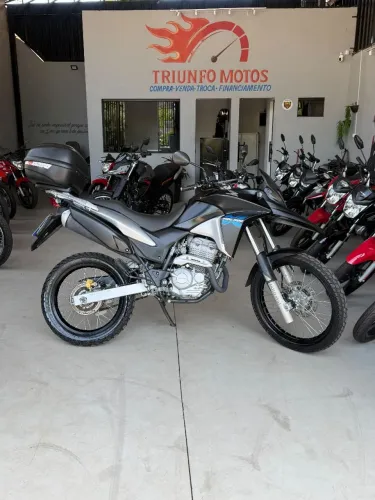 OPORTUNIDADE XRE 300 COM APENAS 59 MIL KM RODADOS SUPER NOVA!!!