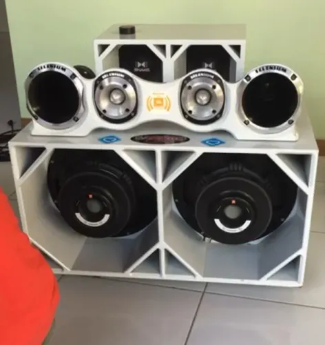 Caixa de som de carro 