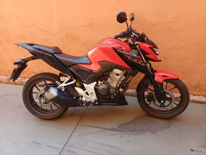 CB 300 TWISTER ANO 2024 COM 9 MIL KM RODADOS