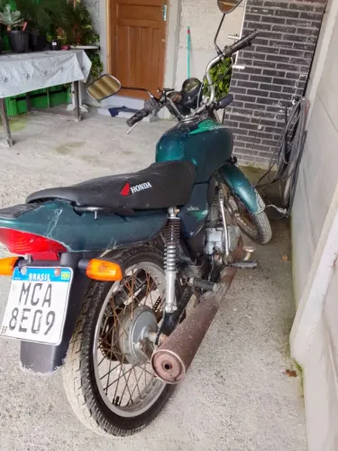 Vendo ou troco moto por motor de popa de 8 ou 9 hp