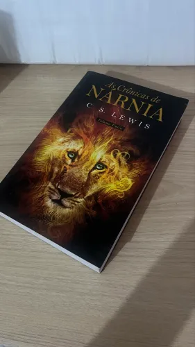 Livro as crônicas de Nárnia volume ÚNICO