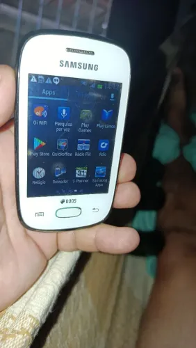 Celular Samsung modelo antigo