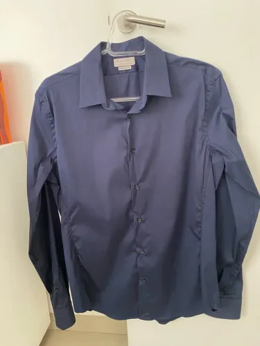 Camisa social manga longa ZARA com etiqueta