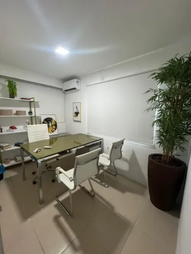Conjunto escritório mesa de vidro e cadeiras aceito cartao