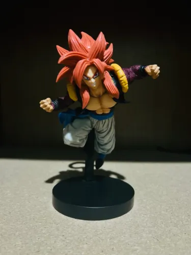 Action Figure Gogeta Super Saiyajin 4 Dragon Ball Z - Colecionável