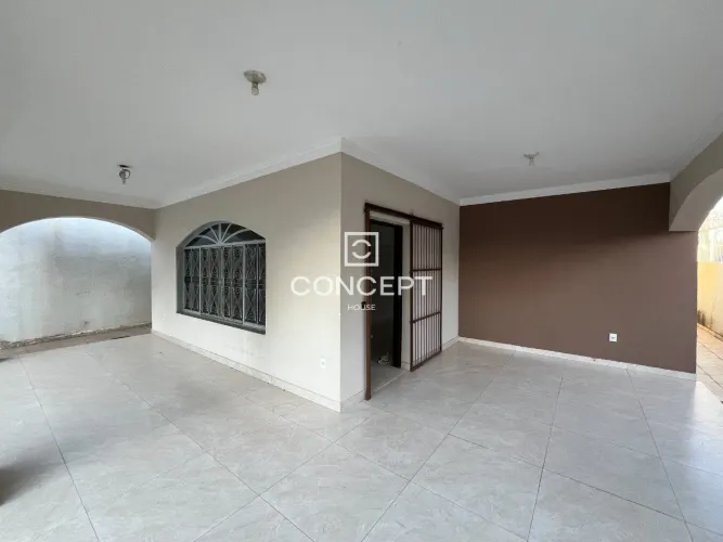 CASA COM 3 DORMITÓRIOS PRÓXIMO DO CENTRO POLÍTICO ADMINISTRATIVO - VENDA
