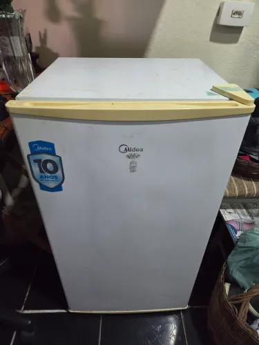 Frigobar Midea 107L (Pra conserto)