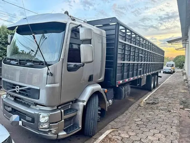 Volvo 2012 caminhão volvo vm 270