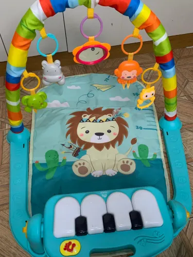 Tapete Divertido com piano musical