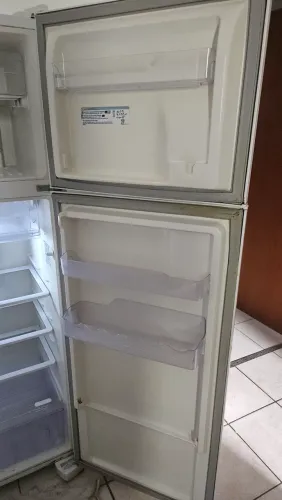 Geladeira (Para retirada de peças)
