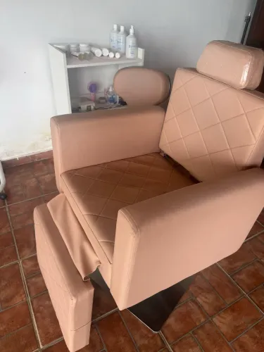 Moveis de estética, poltrona, mocho e carrinho auxiliar