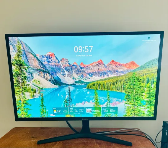 UHD Monitor 32 polegadas