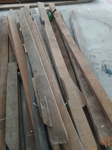 Vendo vigas de madeira 12x6, 15x6,20x6, 28x6 a partir de $20,00 metro dependendo da viga.