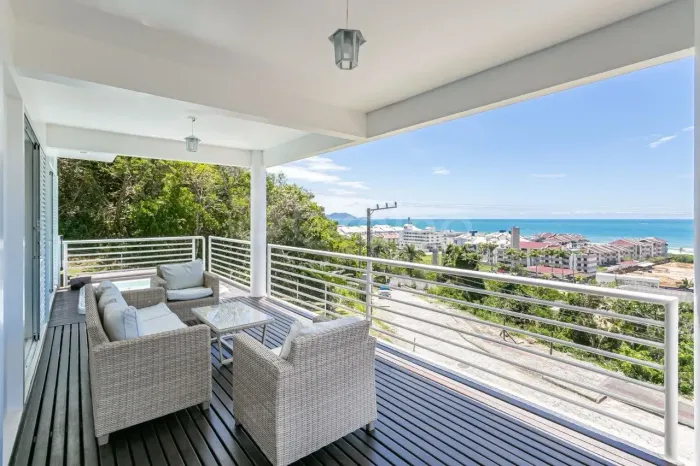 Imóvel para venda possui 290 metros quadrados com 4 quartos em Praia Brava - Florianópolis