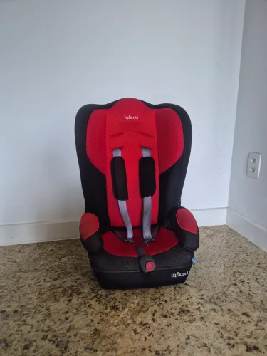 Cadeirinha de bebê para carro