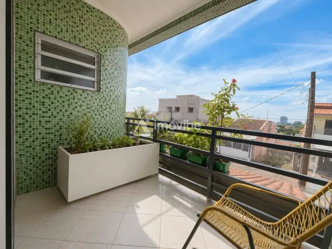 Invista em um Sobrado com Excelente Localização e Alto Potencial de Valorização