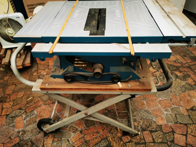 Serra circular bancada Makita MLT100