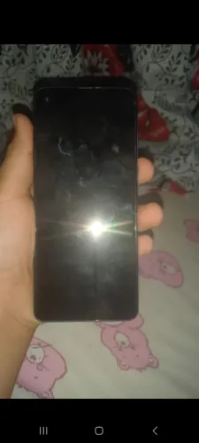 Três celulares com defeitos para conserto o retirada de peças
