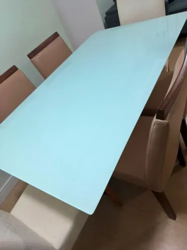 Mesa de jantar - Pé de madeira com vidro temperado 160cm x 90 cm (Acompanha as 6 cadeiras)