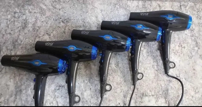 Kit com 3 secadores de cabelo Ebai  FZF 883 com defeito.