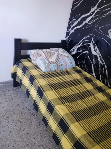 Divido aluguel com rapaz ou sr. solteiro