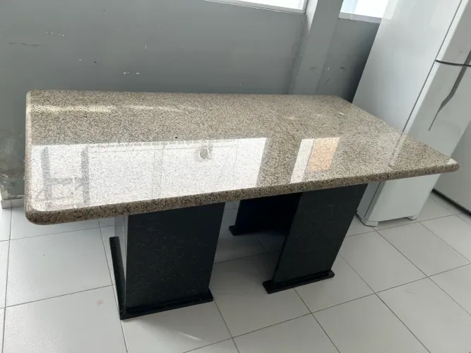 Vendo mesa de granito