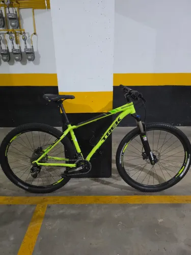 Bike TREK X-caliber 8 aro 29 Novíssima + suporte para transportar.