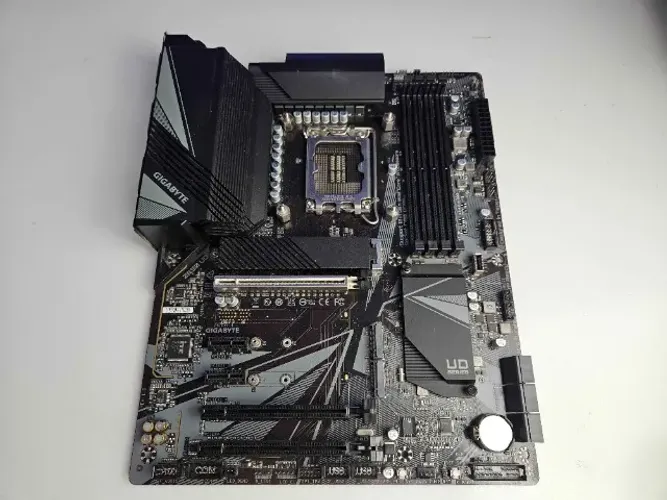 Placa Mãe Gigabyte Z690 UD DDR5
