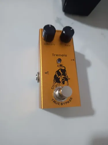 Pedal Tremolo - novo na caixa