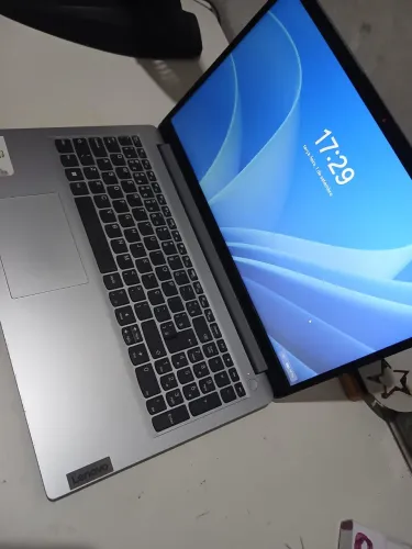 Notebook Lenovo Ryzen 5