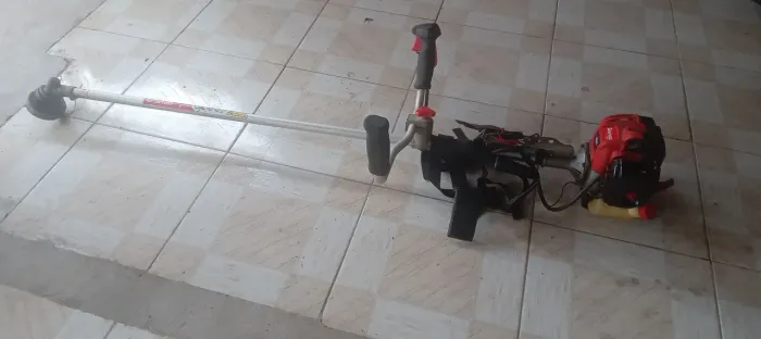 Roçadeira a gasolina