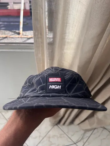 Boné HIGH X MARVEL SPIDER MAN Five Panel