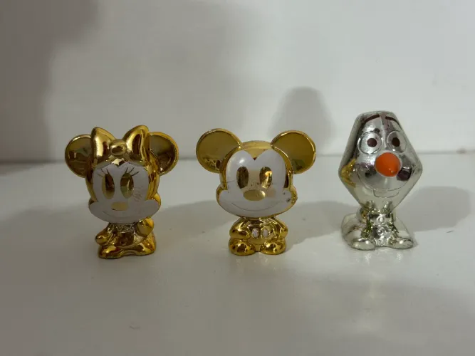 Lote com 3 miniaturas Disney - gogos crazy dourados e prata