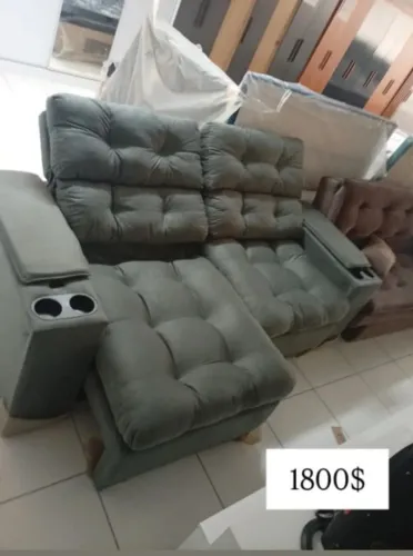 Sofá retrátil novo