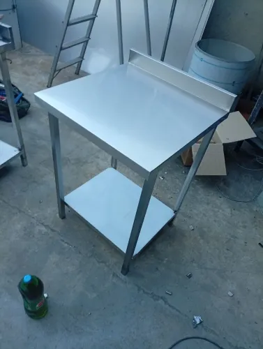 Bancada em aço inox 60x60x90cm