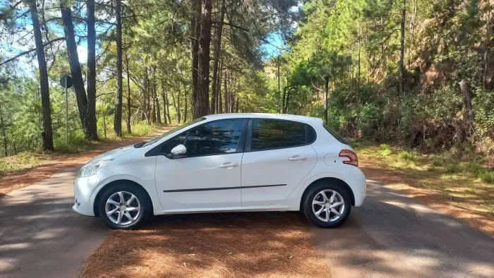 Peugeot 208 Active/active Pack 1.5 Flex 8V 5P 2016