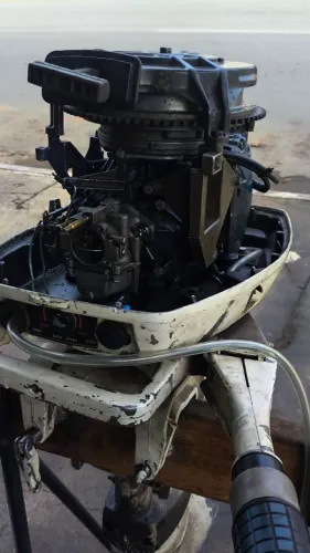 Motor de popa Jonhson