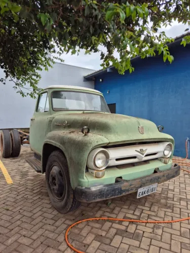 Ford F600 (Com documento)