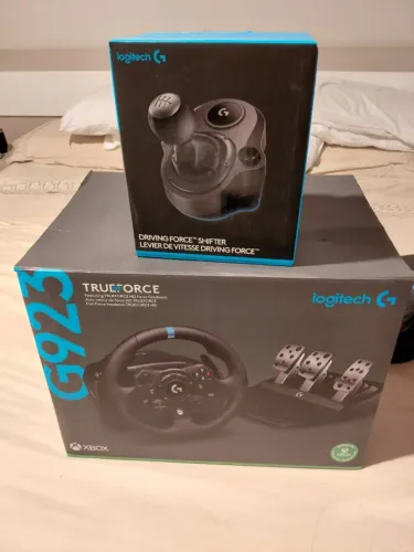 Volante Logitech G923 para Xbox + Pedais e Câmbio