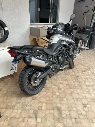 Tiger XRX 2018 toda revisada com pneus novos ipva 2026 pago.