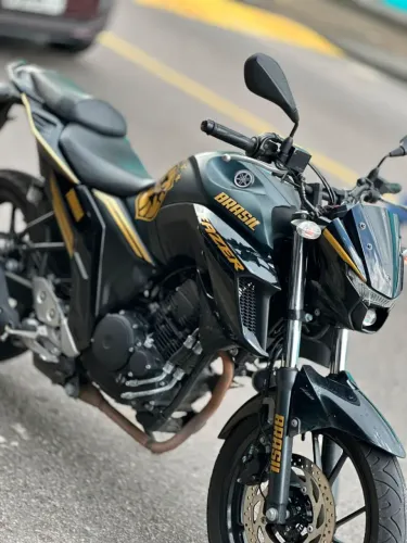 Vende-se fazer 250