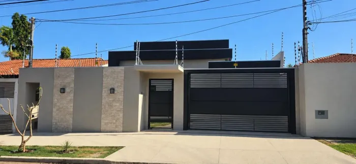 Casa em excelente localização com 3 suítes