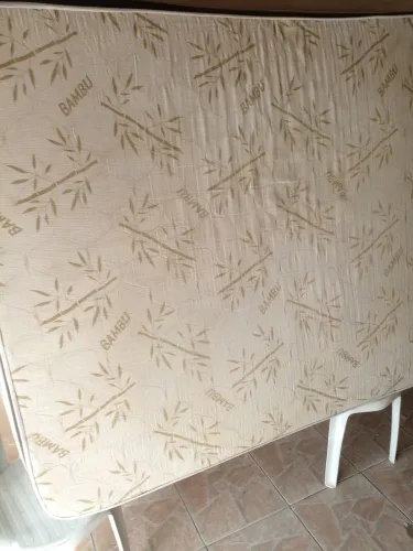 Colchão casal padrão já higienizado  pronto pra uso só retirar  .