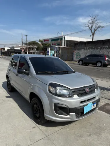 Fiat Uno Attractive 1.0 EVO Fire Flex 8V 5P 2021