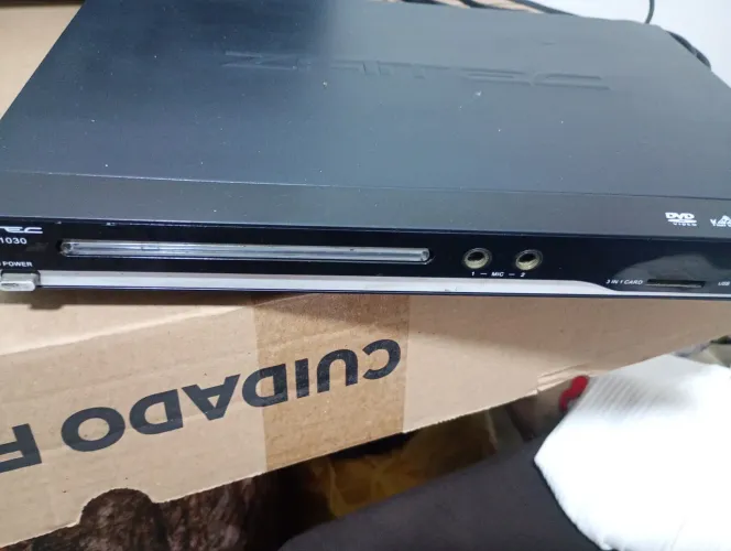 DvD