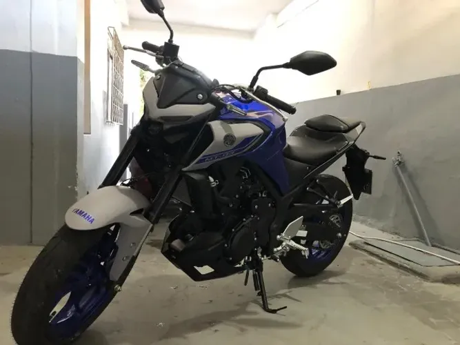 Yamaha MT-03 2022 Blue Ice. Único dono, impecável, revisada e sem histórico de queda.