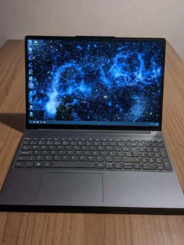 Notebook Lenovo IdeaPad Slim 3 Core i5 - 8GB DDR5 SSD 512GB 15.3