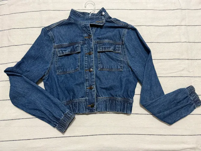 Jaqueta Jeans usada - TAM P - 40,00
